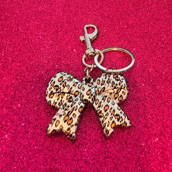 Leopard Print Keychain Set - Picture 4 of 4